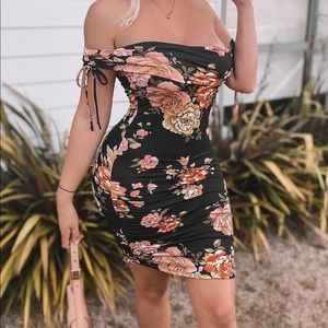 Sweet little flower ruched dress